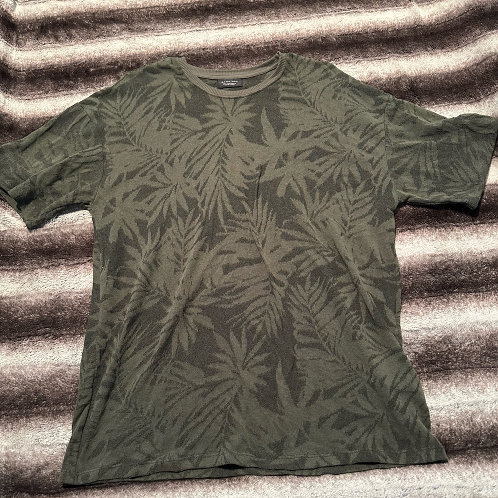 3x$25🛍️ Zara Man short sleeve Green Shirt Thin matetial - Picture 2 of 4